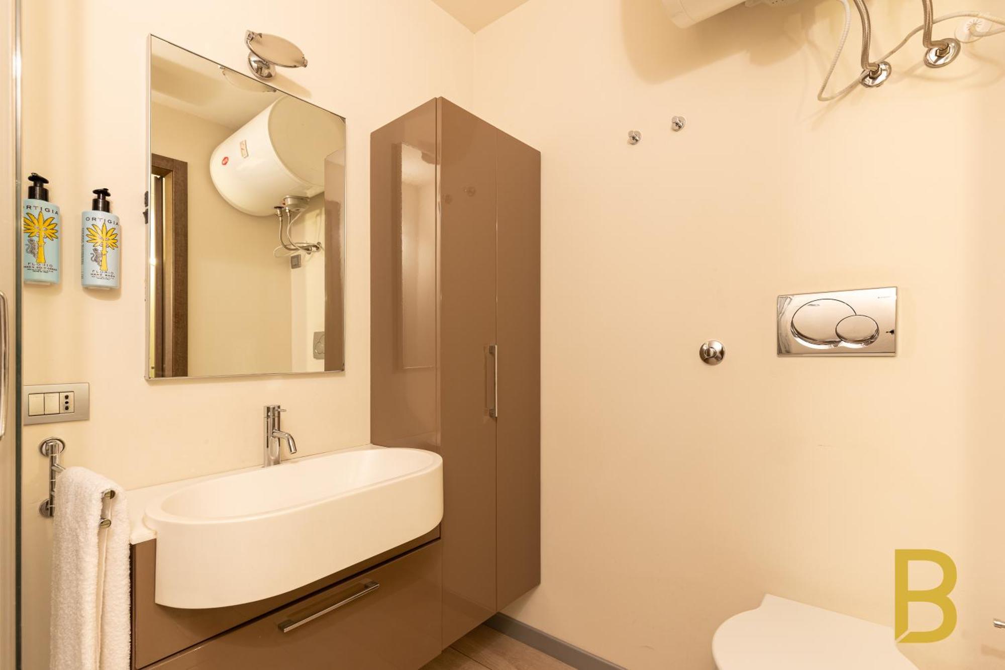 Apartment Beplace In Duomo